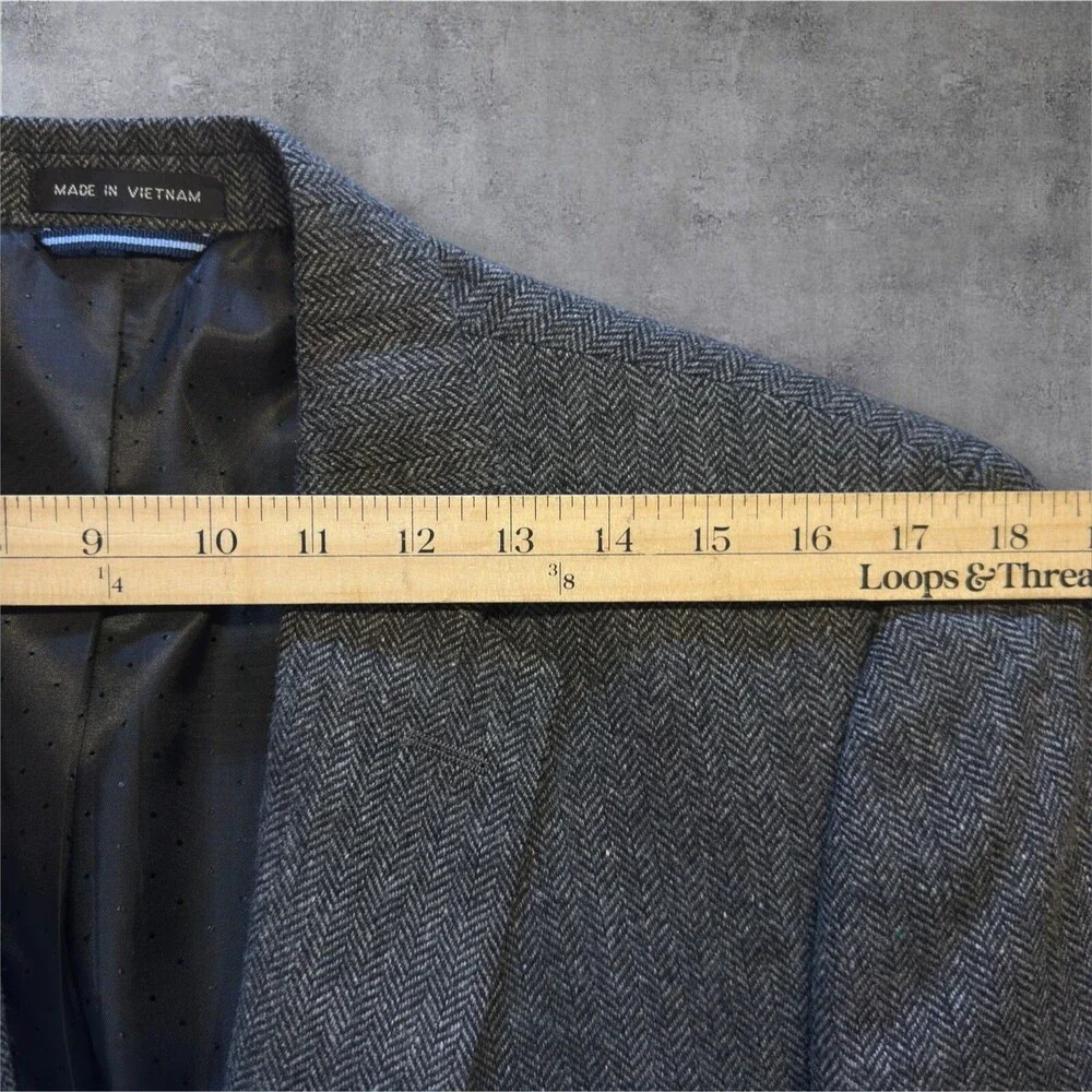 TOMMY HILFIGER Mens Blazer 38R Sport Coat Herringbone Jacket Gray Wool Blend